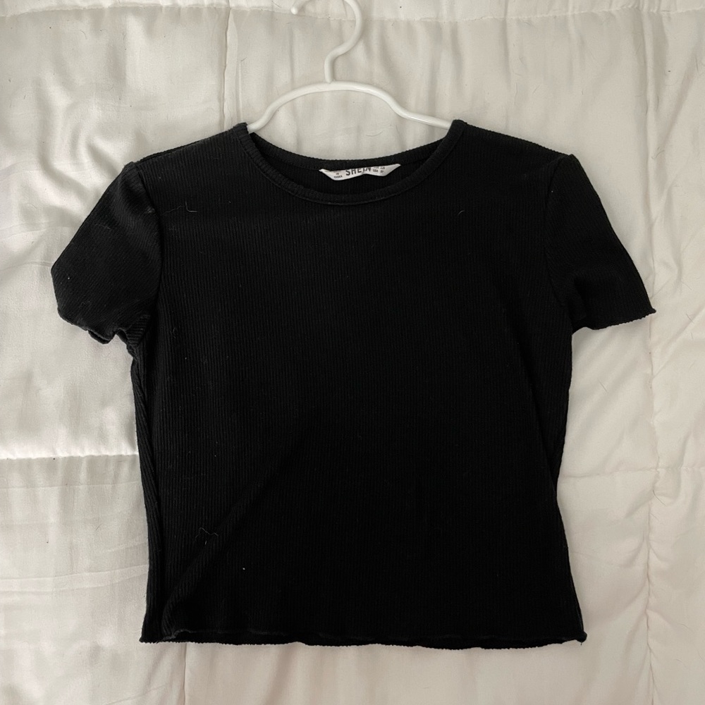 super cute black crop top